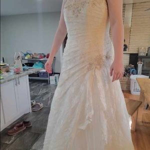 Size 16W David’s Bridal Lace Wedding dress